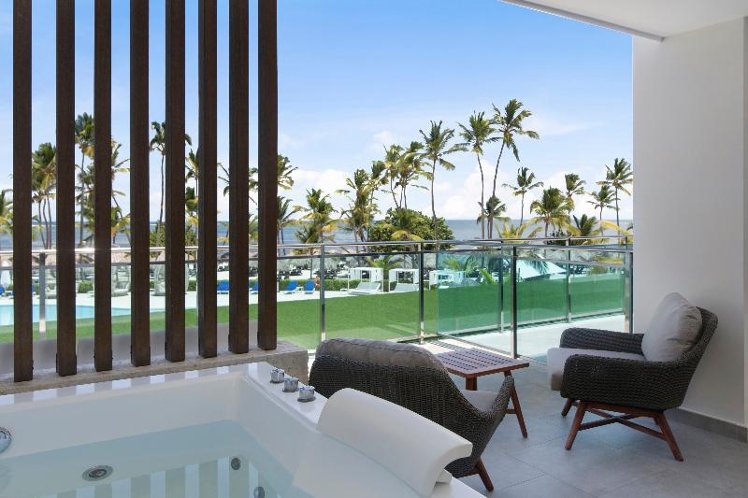 SUITE DELUXE WITH JACUZZI Room