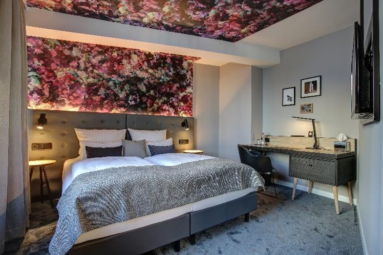 DOUBLE STANDARD Room
