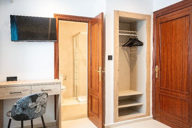 SINGLE STANDARD Room