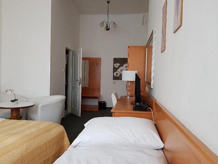 TRIPLE STANDARD Room