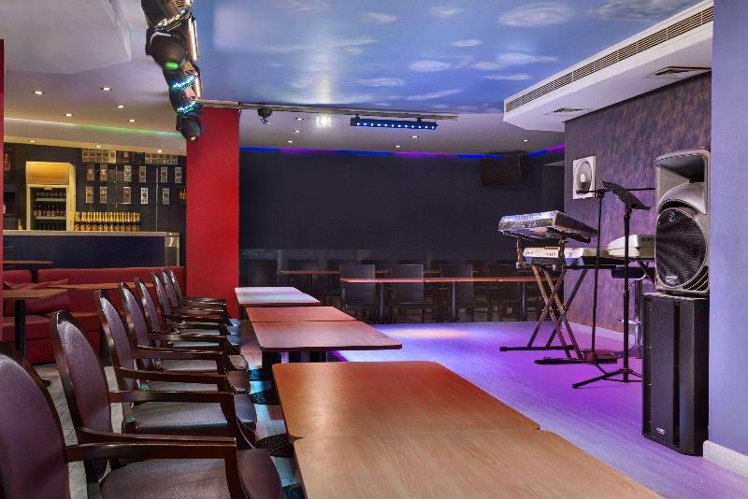 Bar