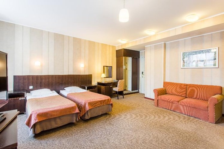 TRIPLE STANDARD Room