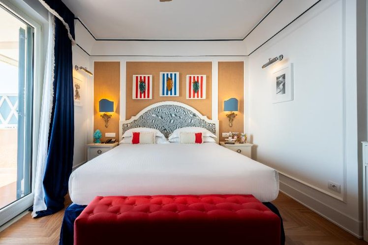 DOUBLE DELUXE WITH BALCONY Room
