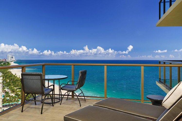 QUADRUPLE DELUXE OCEAN VIEW Room