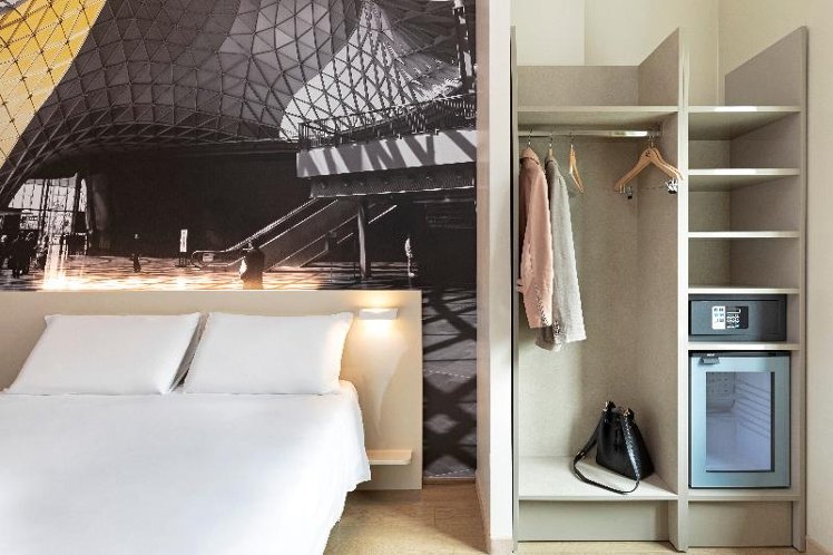 DOUBLE STANDARD Room