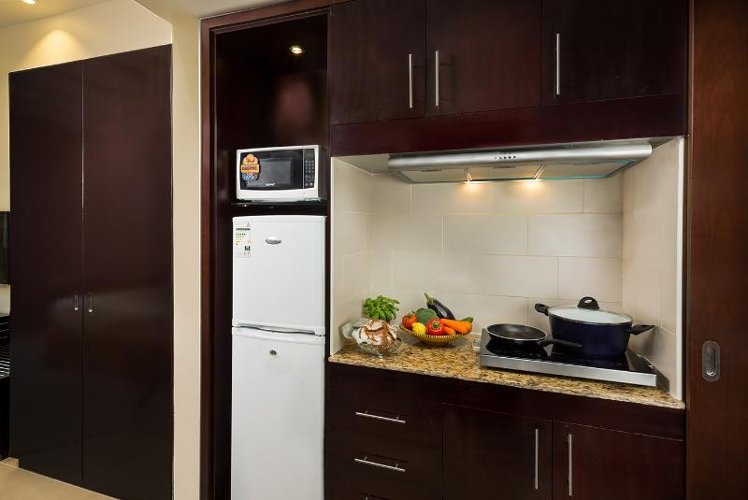 Metropolitan Al Mafraq Hotel