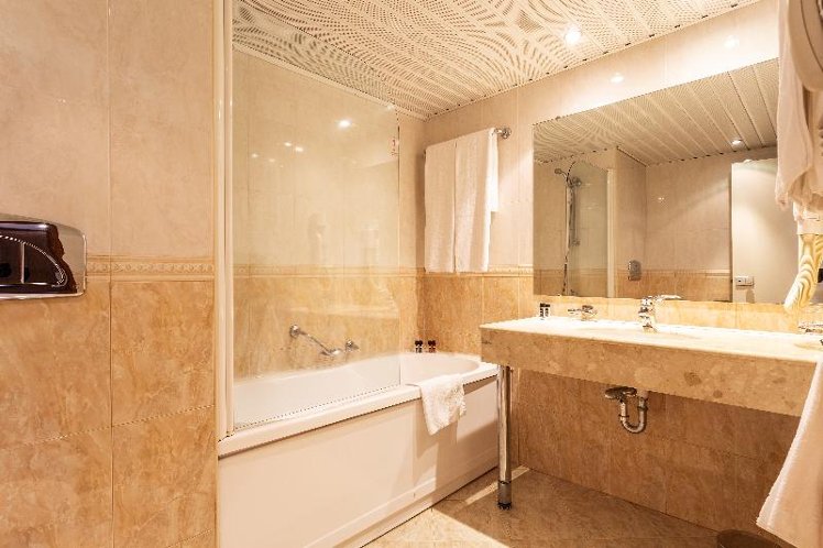 SINGLE STANDARD Room
