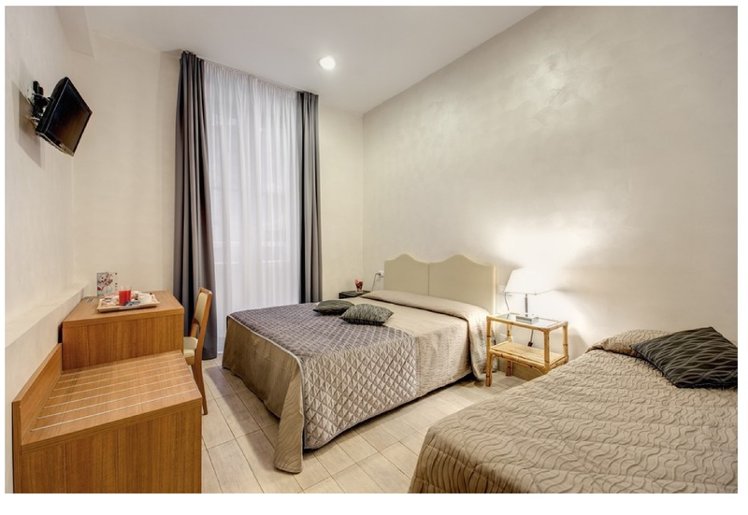 TRIPLE STANDARD Room