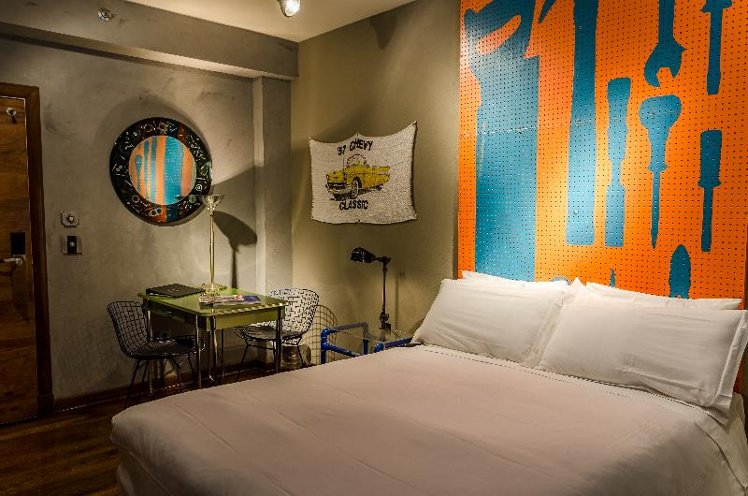 DOUBLE DELUXE QUEEN BED Room
