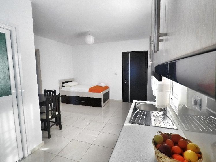 TRIPLE WITH BALCONY Room
