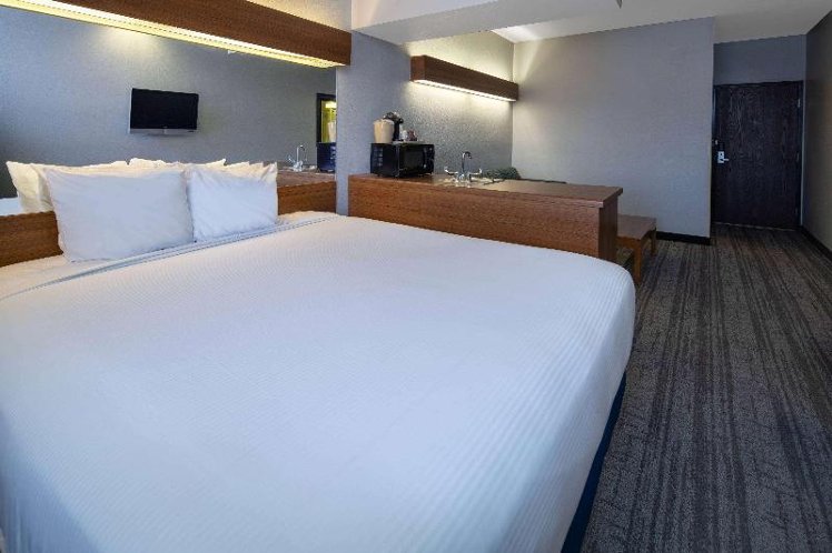 Room KING BED NON SMOKING Room