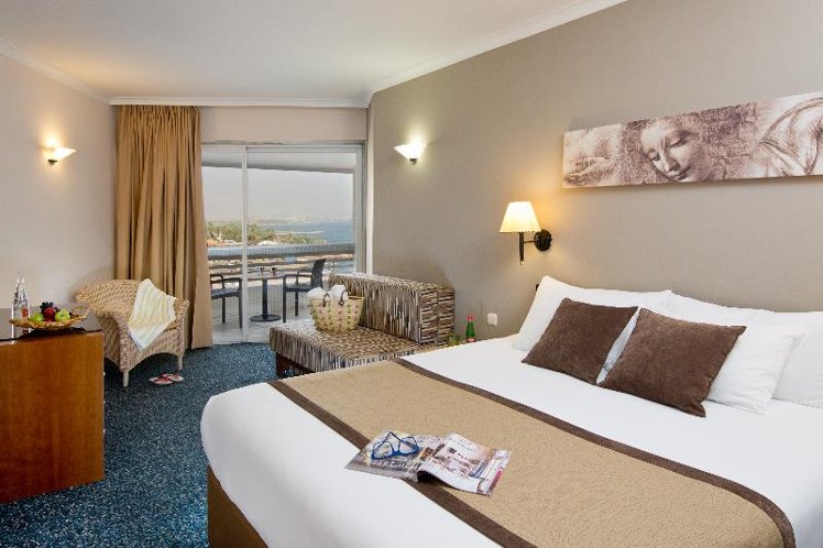 DOUBLE ONE BED Room