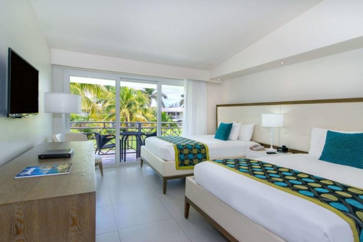 TRIPLE GARDEN VIEW TWO QUEEN BEDS Room