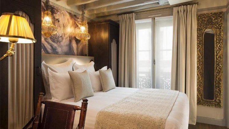 DOUBLE STANDARD Room