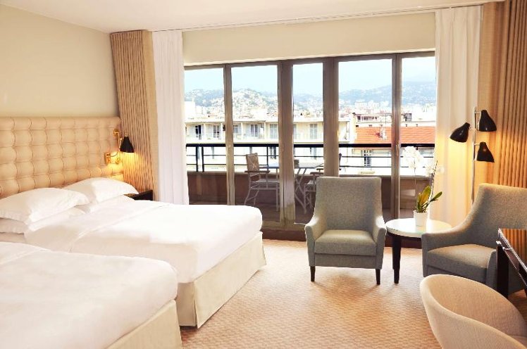 DOUBLE DELUXE TWO QUEEN BEDS Room