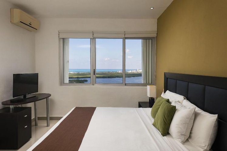FAMILY ROOM WITH VIEWS Room