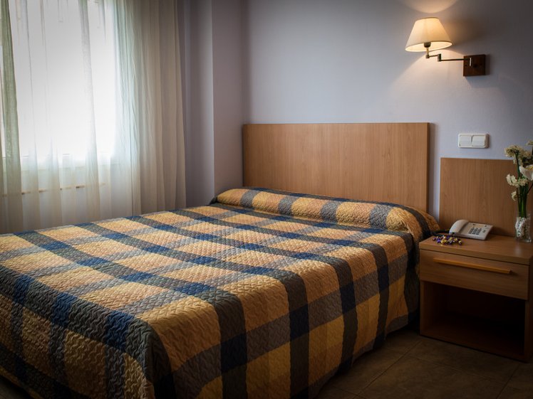 SINGLE STANDARD Room
