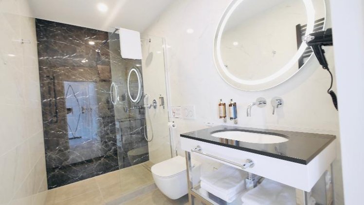 DOUBLE STANDARD Room