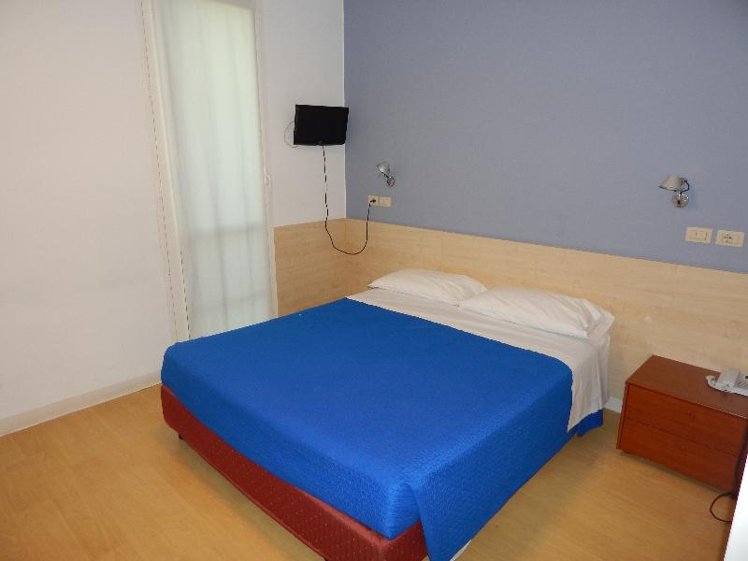 DOUBLE STANDARD Room