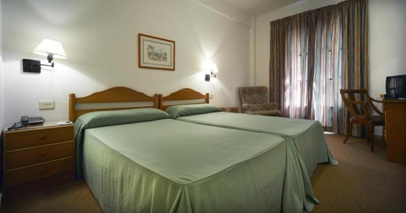 SINGLE STANDARD Room