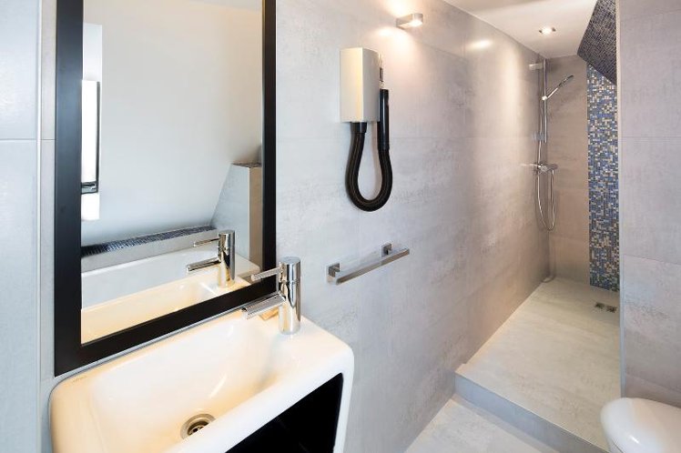 SINGLE STANDARD Room