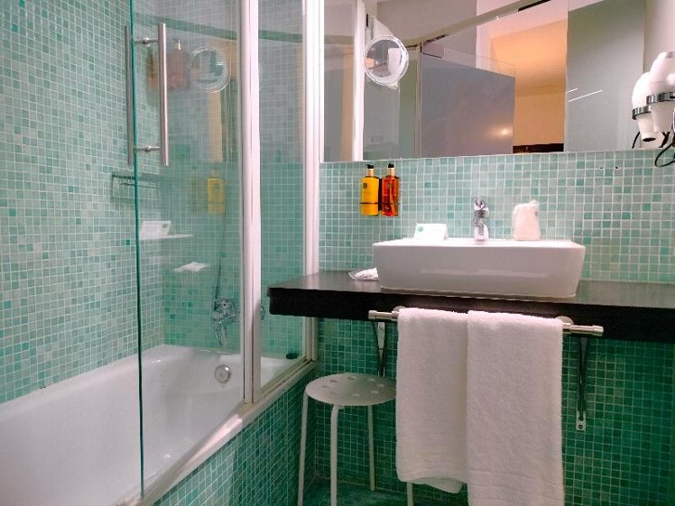 TRIPLE WITH BALCONY Room