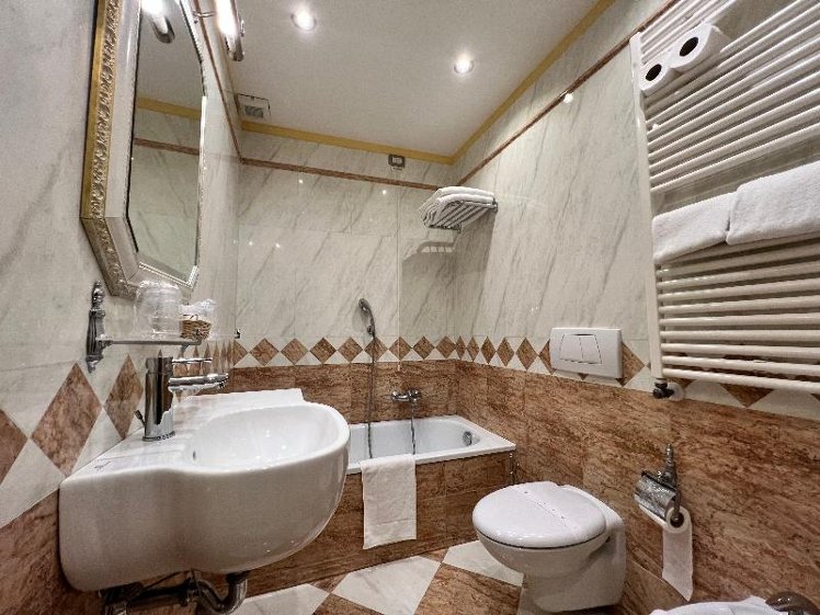 DOUBLE ECONOMY Room