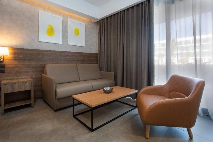 DOUBLE LUXURY Room