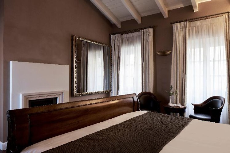 Double or Twin DELUXE Room