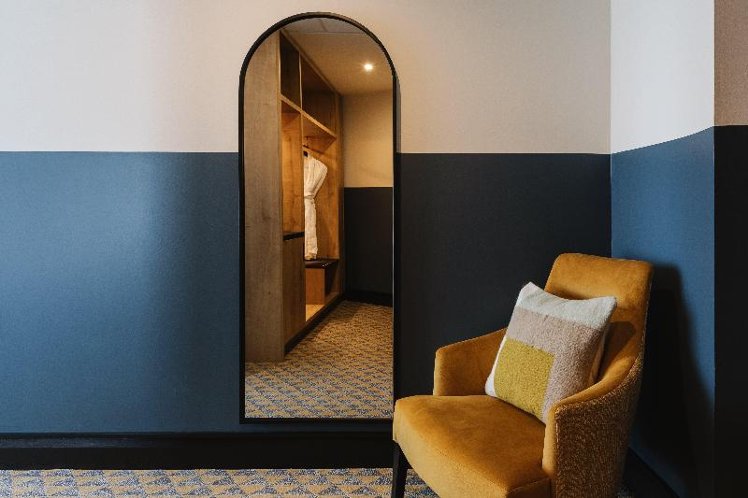 SUITE KING SIZE BED Room
