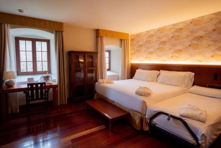 TRIPLE DELUXE Room
