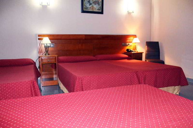 QUADRUPLE STANDARD Room