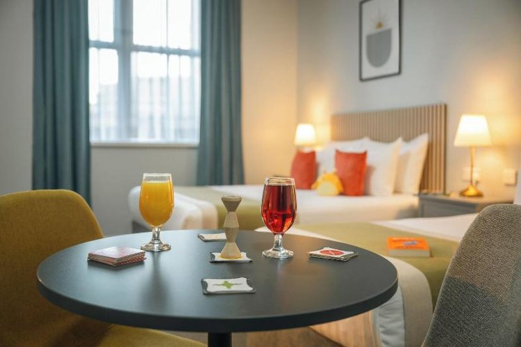 TRIPLE TWO BEDS Room