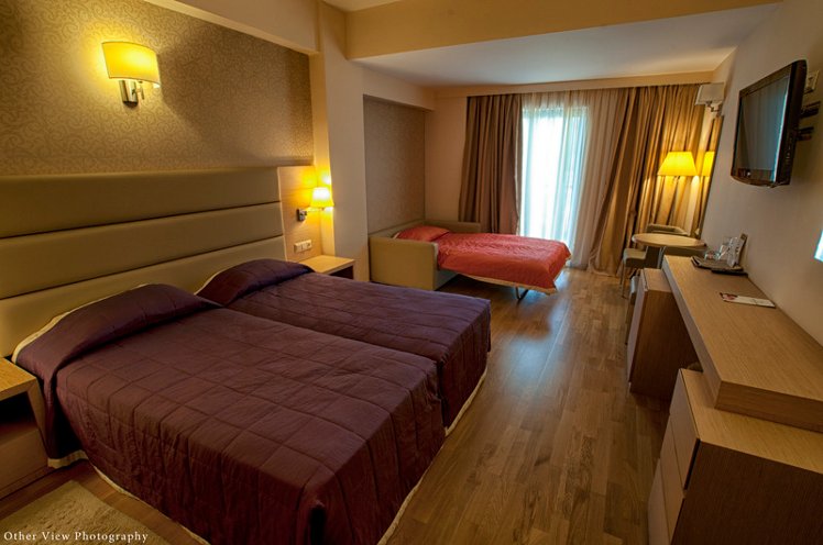 TRIPLE STANDARD Room