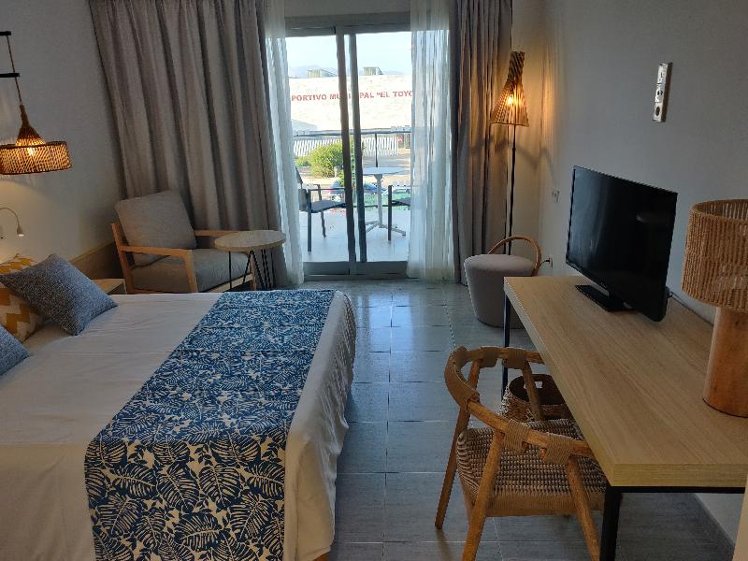 Double or Twin DELUXE SEA VIEW Room