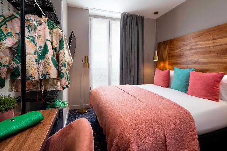 DOUBLE STANDARD Room
