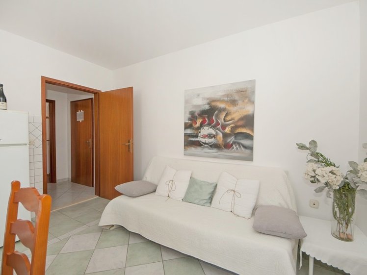 APARTMENT CAPACITY 6 Room