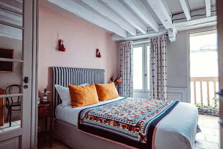 DOUBLE STANDARD Room