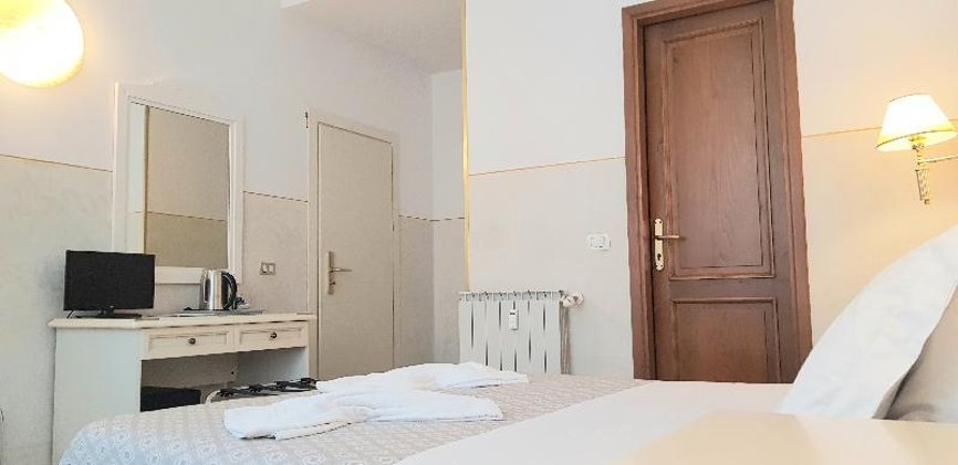 DOUBLE STANDARD Room