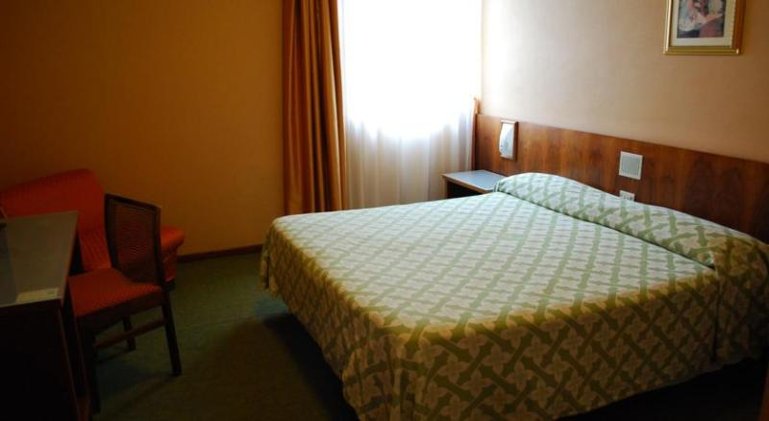 DOUBLE SINGLE USE STANDARD Room