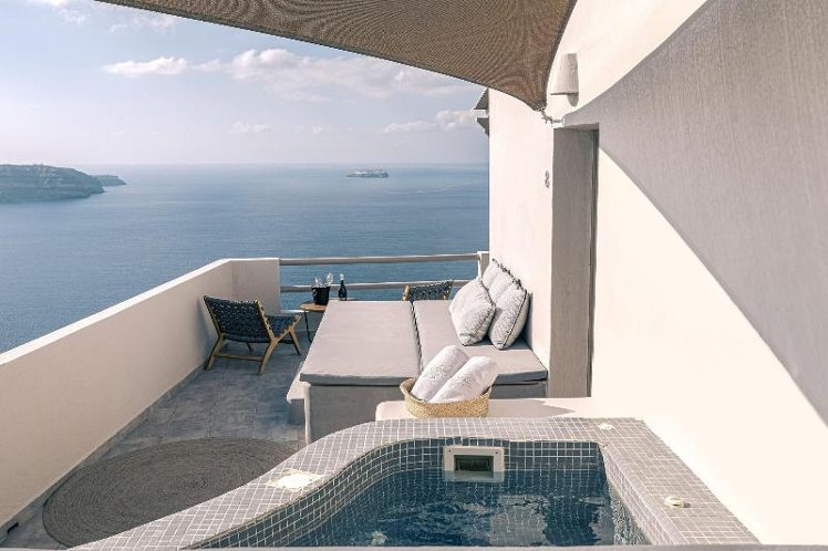 DOUBLE WITH JACUZZI Room