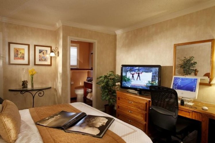 DOUBLE TWO QUEEN BEDS Room