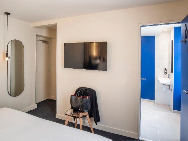 DOUBLE WITH DOUBLE BED Room