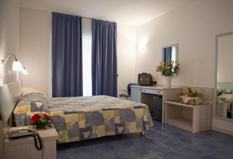 QUADRUPLE CLASSIC Room