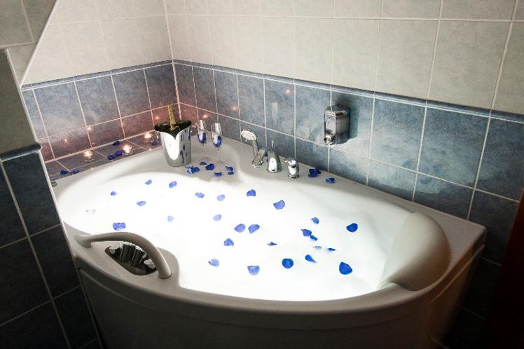 Double or Twin DELUXE Room