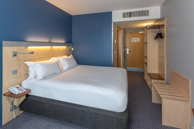 DOUBLE WITH DOUBLE BED Room
