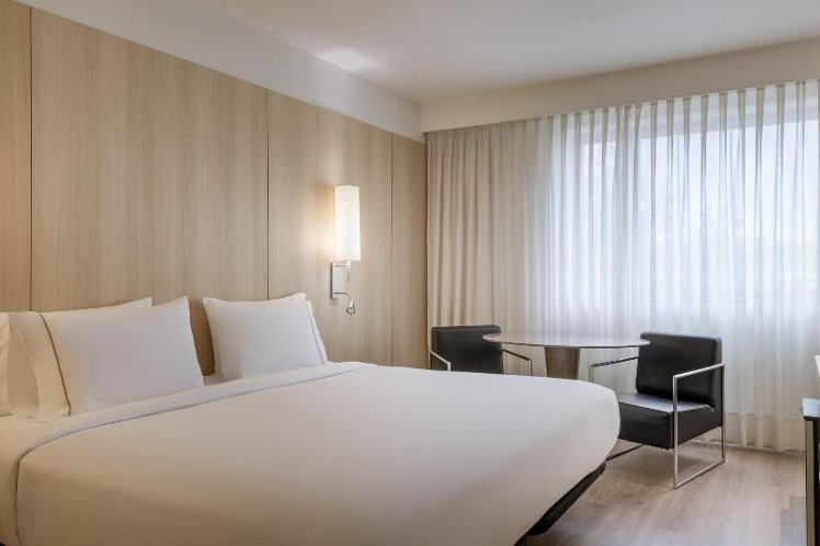 DOUBLE KING SIZE BED Room