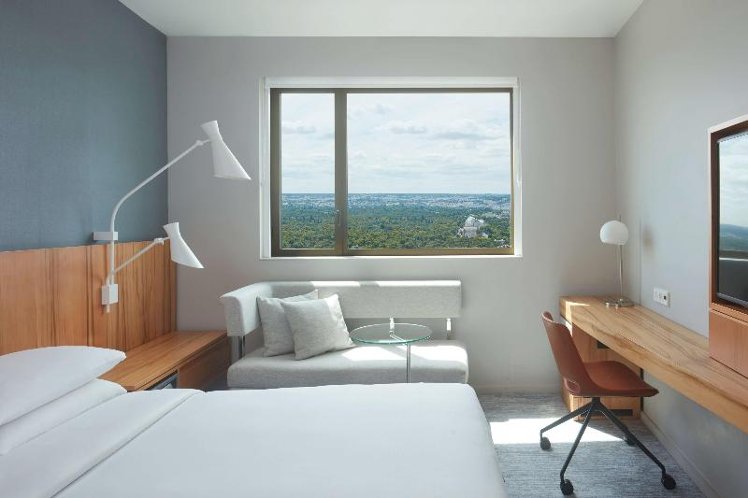 DOUBLE CLUB KING BED Room