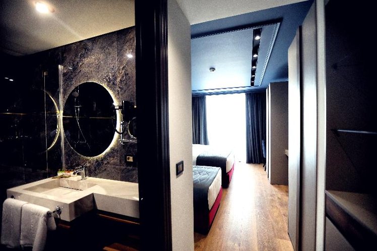 TRIPLE SEA VIEW Room