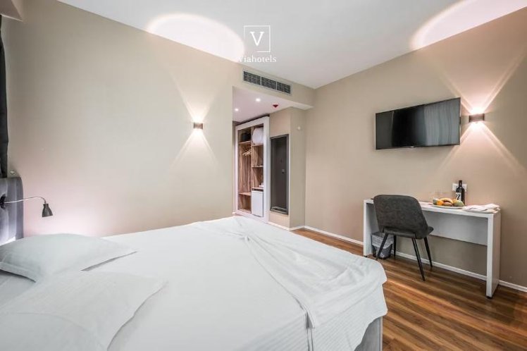 TRIPLE STANDARD Room